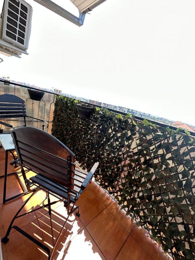 Class Deluxe Apartments Орадя Экстерьер фото